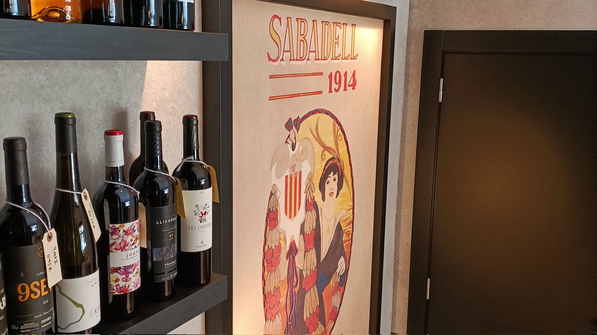 GabrielFerDiaz's tweet image. Quines bones sensacions que trasmet #Malapell, la nova botiga de queviures dels #PaïsosCatalans i de màxima qualitat a #Sabadell. Una experiència que ens torna al comerç generador de relacions humanes! Endavant, @nuriacastells, @pau166 i @ElisabethFite!👏

🟨 #ElSabadellDeTothom