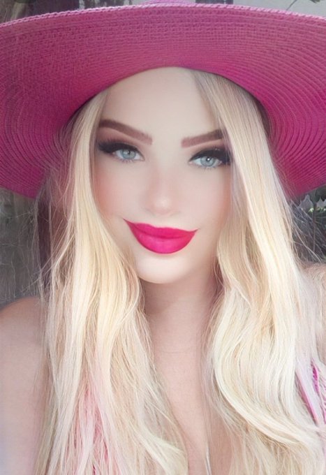 Adoro questo mio cappello  rosa .@cicciolina_uff https://t.co/pgclez1v9G<a class="tags" href="/tag/cicciolina_uff">@cicciolina_uff</a><a href="/tag/ilonastallercicciolina"class="tags"><span>#ilonastallercicciolina</span></a>
