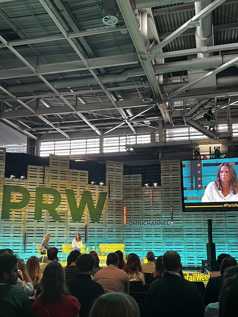 charlotte__hrd's tweet photo. Conférence d’@undizfamily au #parisretailweek avec Isolde Andouard CEO du groupe #UNDIZ sur « La communauté au cœur du processus de création et d’innovation de marque ».  

#IIMPRW #PortedeVersailles #IIM #business #mentoringmarketing https://t.co/6cbrf8XyxZ