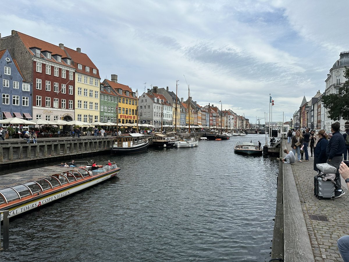 Thank you to Rigshospitalet, Stryker Spine, Niklas Tøndevold, Thomas Andersen and Søren Ohrt-Nissen for hosting us to see the Airo TruCT in action in Copenhagen. #airotruct #enablingtechnology #spinalsurgery #scoliosis #strykerspine