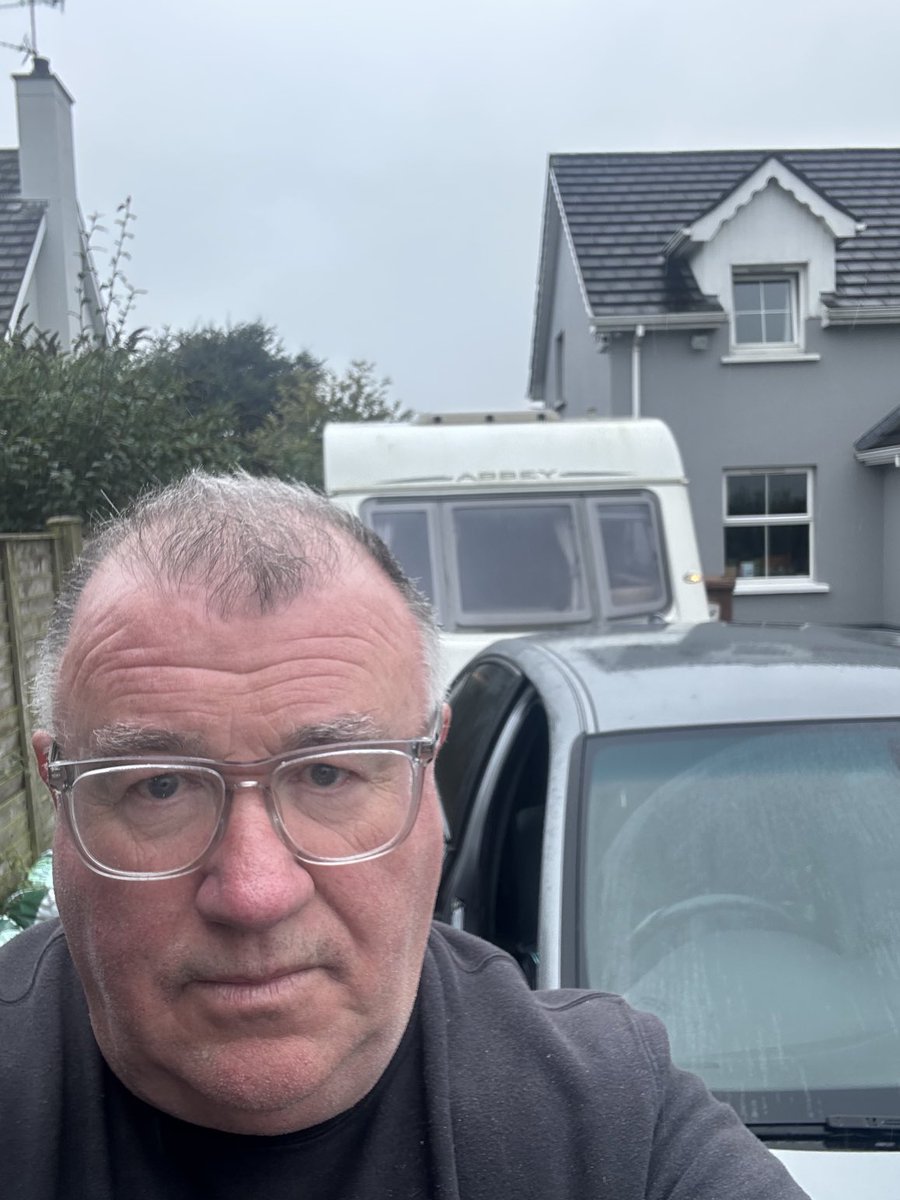 mulholland_jj's tweet image. And we are off #caravan #downings