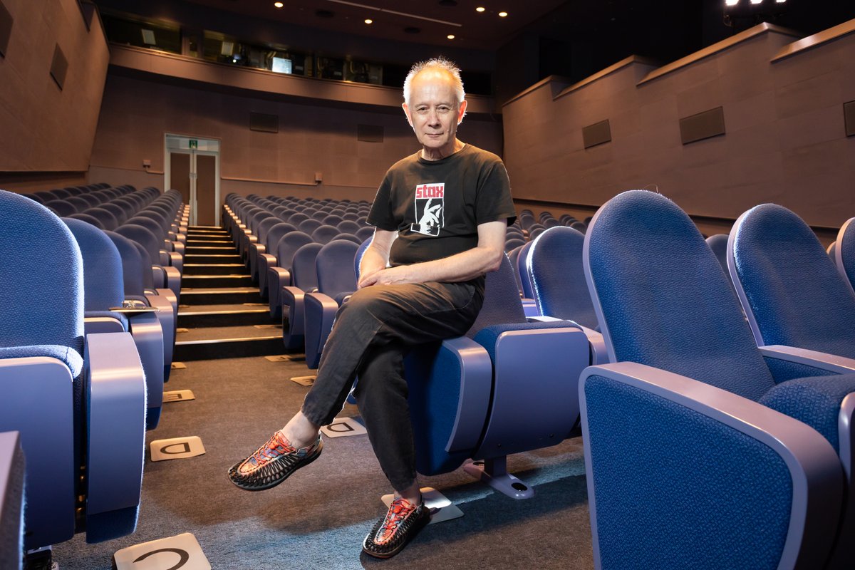 pff_award's tweet photo. ピーター・バラカンさん来場✨

バラカンさんも、待望の『ワッツタックス』を大スクリーンで鑑賞🎥上映後にたっぷり解説いただきました。

明日18:30から、もう一度だけ上映があります。

今回、特別な方法で上映を行なっており、劇場公開の予定もありません。

明日がラストチャンス。お見逃しなく！ https://t.co/hJG6nXIgeL