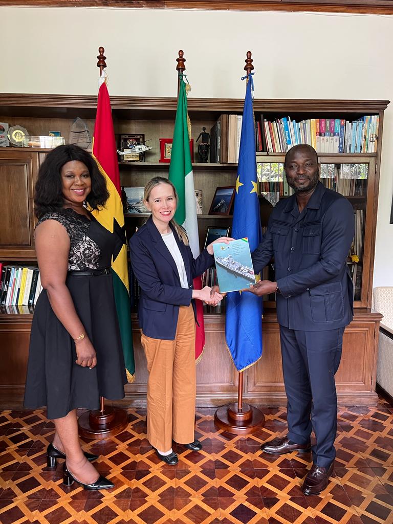 The Italian Ambassador received the Chairman of the joint Ministerial Committee on Ghana's National Integrated Maritime Strategy, Dr. Osei Bonsu Dickson. They explored avenues for collaboration between 🇮🇹 &🇬🇭 ahead of the mission of @ItalianNavy #NaveFoscari in the #GulfofGuinea.