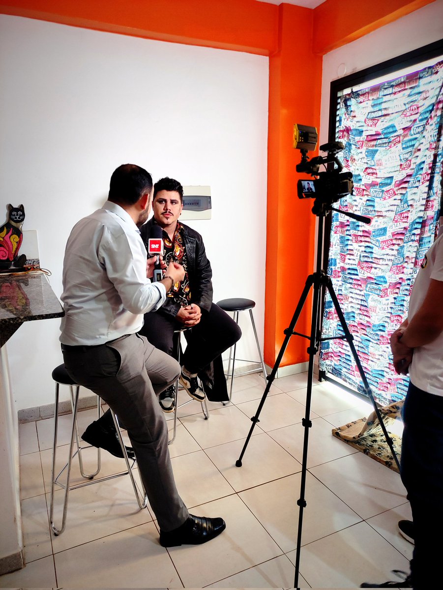 AlexExpressOk's tweet photo. Hoy mi visitaron del @sntcanal9 para el noticiero del mediodía.. Estoy infinitamente agradecido con los medios que estan preocupados por esta situacion.. Debemos seguir con fuerza gente! Yo prometo llevar alta la bandera por todos los silenciados! https://t.co/sDFBUNUf20