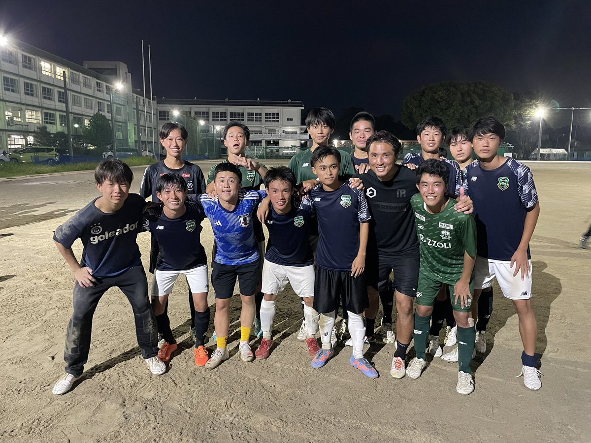 s_122070's tweet photo. 本日、那須大亮さんとウンパルンパさんが練習に参加しに来てくださいました！

来月選手権を控える私たちにとって、とても有意義な時間となり、これからの部活に取り組む大きな力となりました。
ありがとうございました🙇🏻‍♀️
お二人方のこれからのご活躍を応援しています📣
@nasudaisuke02 @unparunpayes https://t.co/MUh6htFcuP