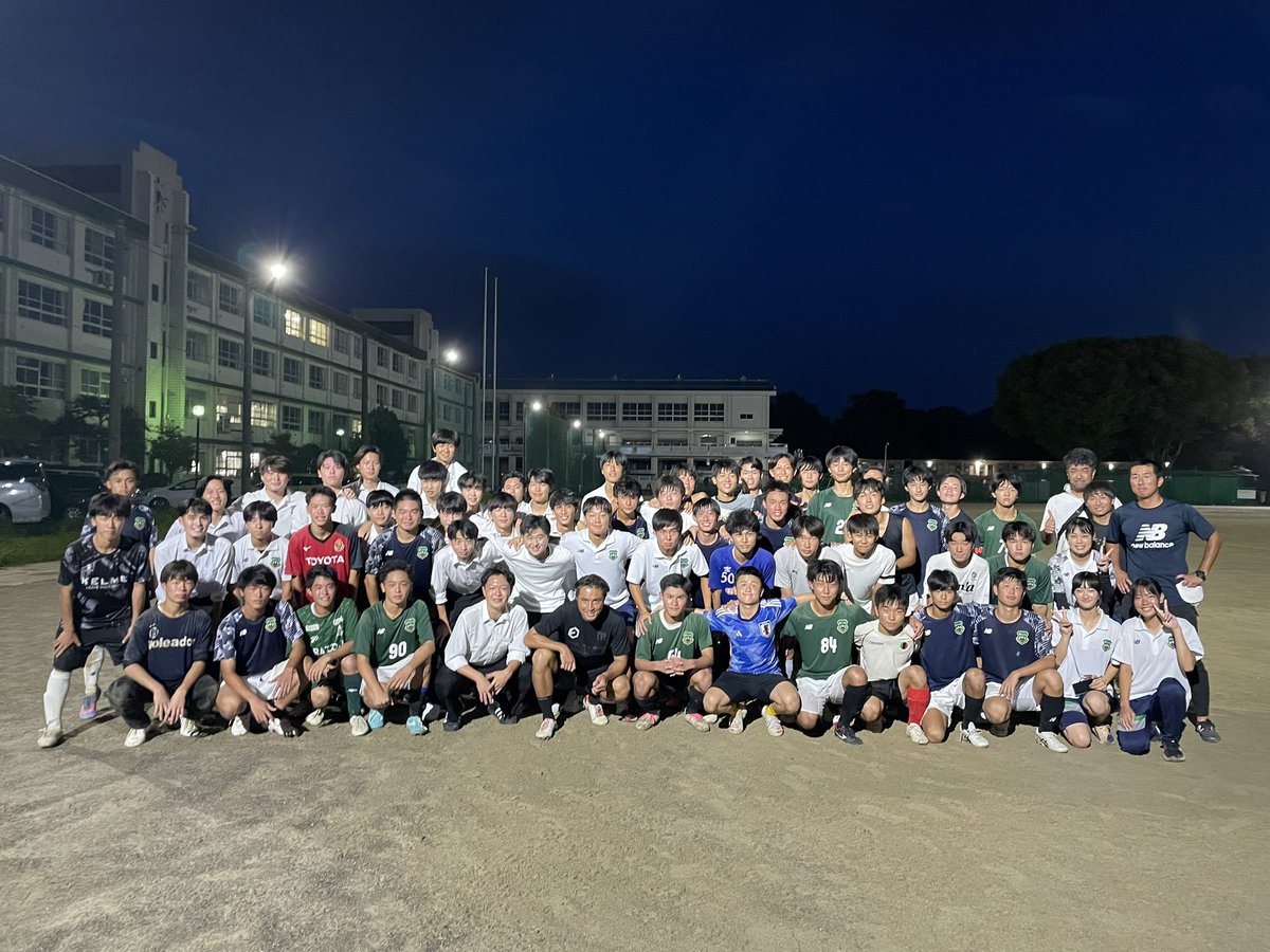 s_122070's tweet photo. 本日、那須大亮さんとウンパルンパさんが練習に参加しに来てくださいました！

来月選手権を控える私たちにとって、とても有意義な時間となり、これからの部活に取り組む大きな力となりました。
ありがとうございました🙇🏻‍♀️
お二人方のこれからのご活躍を応援しています📣
@nasudaisuke02 @unparunpayes https://t.co/MUh6htFcuP