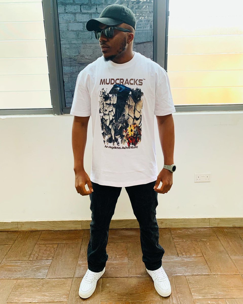 mudcracks_'s tweet photo. “Tessellation II” 📈
@teddy_breezy1 
T-shirt Available 📈 https://t.co/aMiDDm1yMe