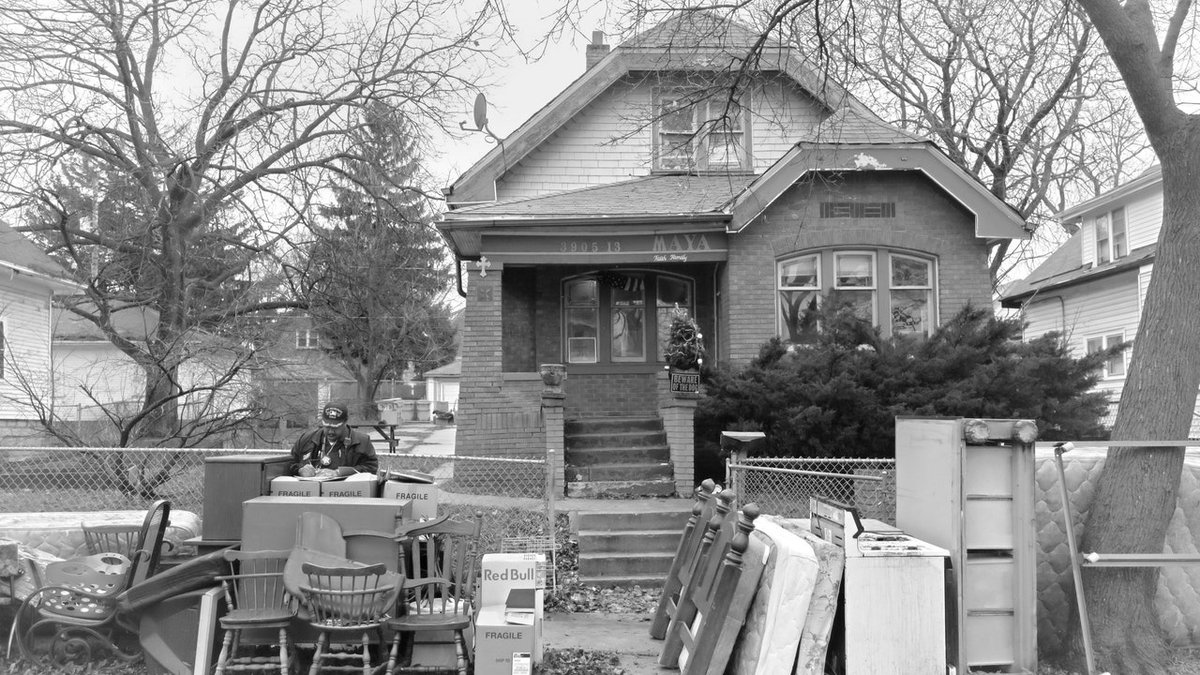 pedro3958's tweet photo. We can end what we allow to exist poverty and homelessness. Read how Sociologist Matthew Desmond outlines this in the New Yorker Magazine article. https://t.co/0orNiQZUYo