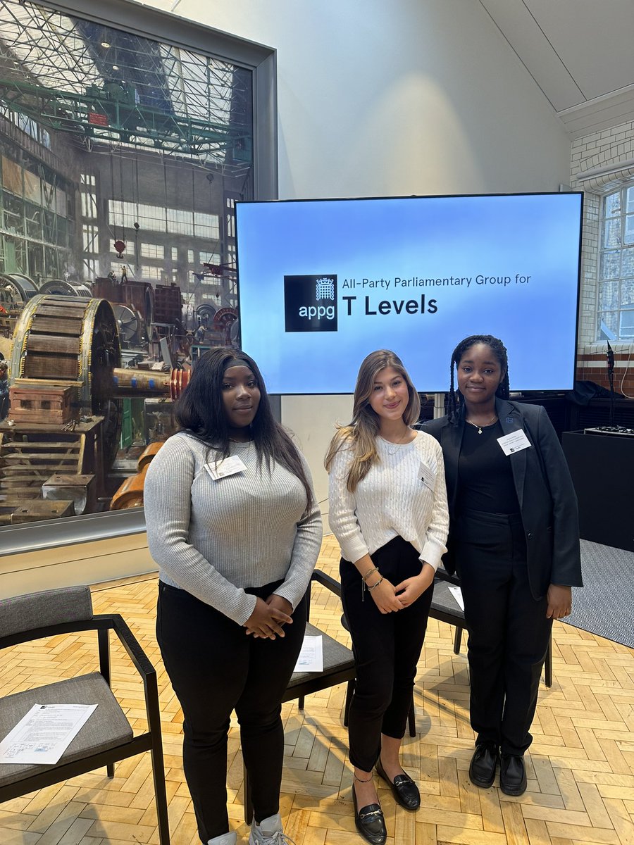 La Retraite 6 tweet media