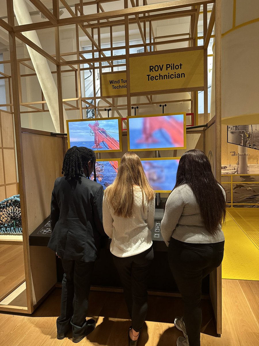 Huge thank you to AJ, Hayley and Eduarda for sharing their T level experience with the <a href="/TLevelsAPPG/">T Levels APPG</a> today <a href="/sciencemuseum/">Science Museum</a> #tlevels #laretraiteSW12 #digital #lloydsbankinggroup #construction #isg #health #guysandstthomas