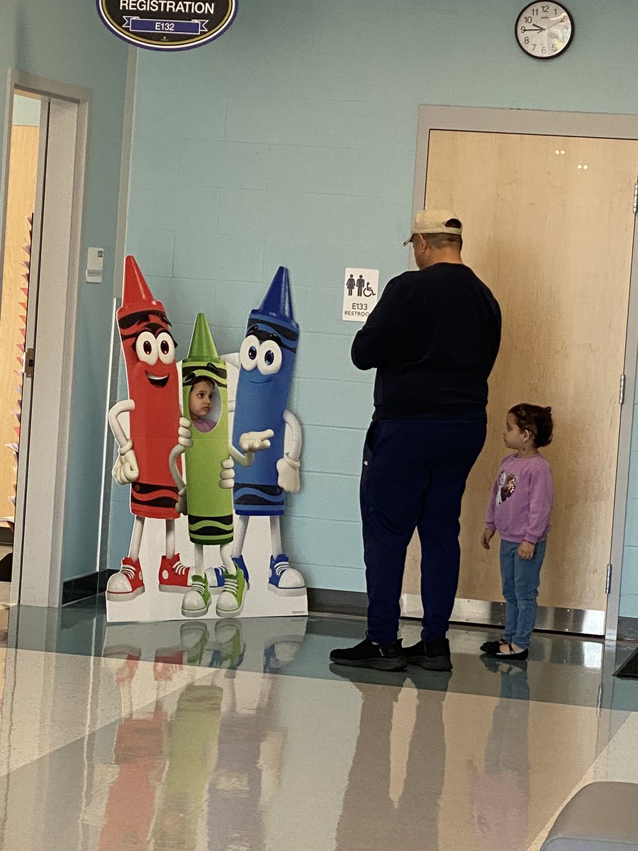 Pre-enrollment continues at the IO. We are welcoming families from Chad 🇹🇩 and Venezuela 🇻🇪