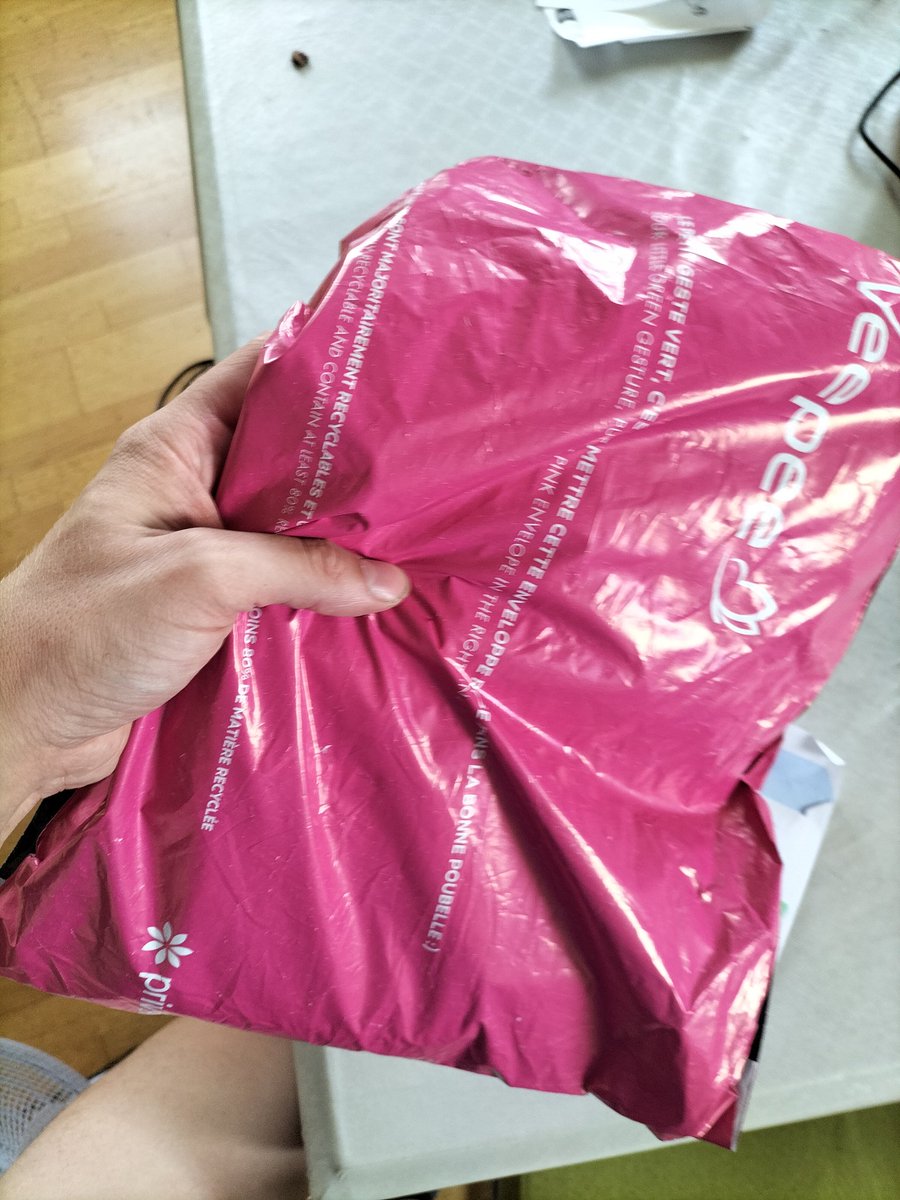 yul_kinky's tweet photo. Look like I recieved something 🥰
Lets see if I manage to take nice pics to share 😶

🇫🇷 On dirait que j'ai reçu quelque chose 🥰 
Voyons si j'arrive à prendre des photos sympas à partager 😶 https://t.co/g9Z6O8zmdl