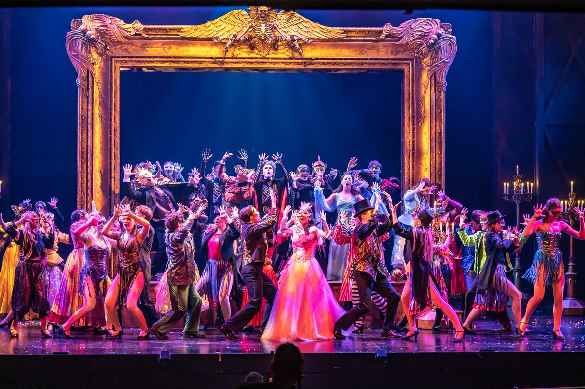 Now playing: #HSP25: THE PHANTOM OF THE OPERA. 🌹

Sep. 19 - Oct. 7, leave all thoughts of the world you knew before and allow the students of #LdnOnt to bewitch you with the music of the night. 

Over 1️⃣2️⃣,0️⃣0️⃣0️⃣ tickets already sold - get yours NOW: grandtheatre.com/event/phantom-…