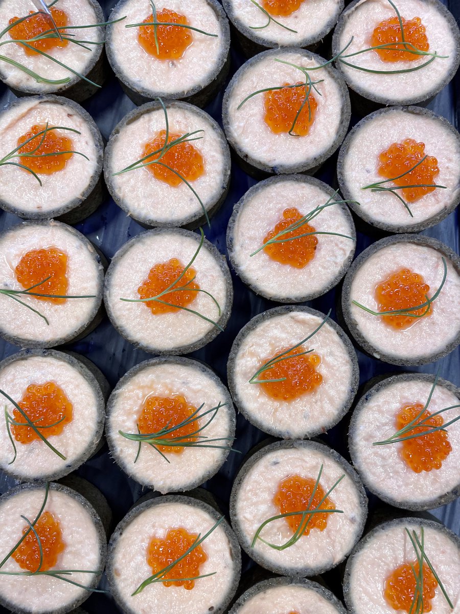 digiaonline's tweet image. Askeleet digievoluution pariin on nyt otettu ja Unlock Your Intelligence jatkuu iltatilaisuuden merkeissä. Kiitos matkasta arvoisat asiakkaamme, puhujat, paneelikeskustelijat, digialaiset ja yhteistyökumppanit! 🙏 #unlockyourintelligence #digievoluutio #digia