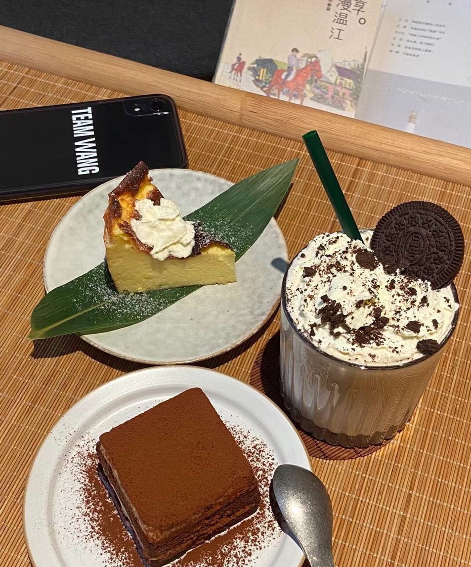 Lu Christina tweet media