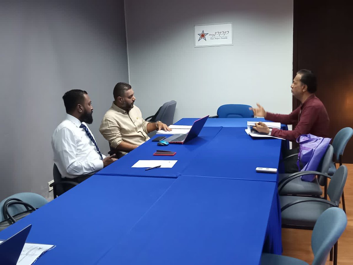 pemudamyppp's tweet photo. 19hb September 2023
12:00 tengah hari
Wisma myPPP

Program 'Khidmat Awam' anjuran Pemuda myPPP WP telah menerima dua kes hari ini.

#myPPP
#pemudamyPPP
#pemudamyPPPwp
#khidmatmasyarakat
#aduanrakyat
#bantuanguaman
#penulisanwasiat https://t.co/KeXbFa7cd6