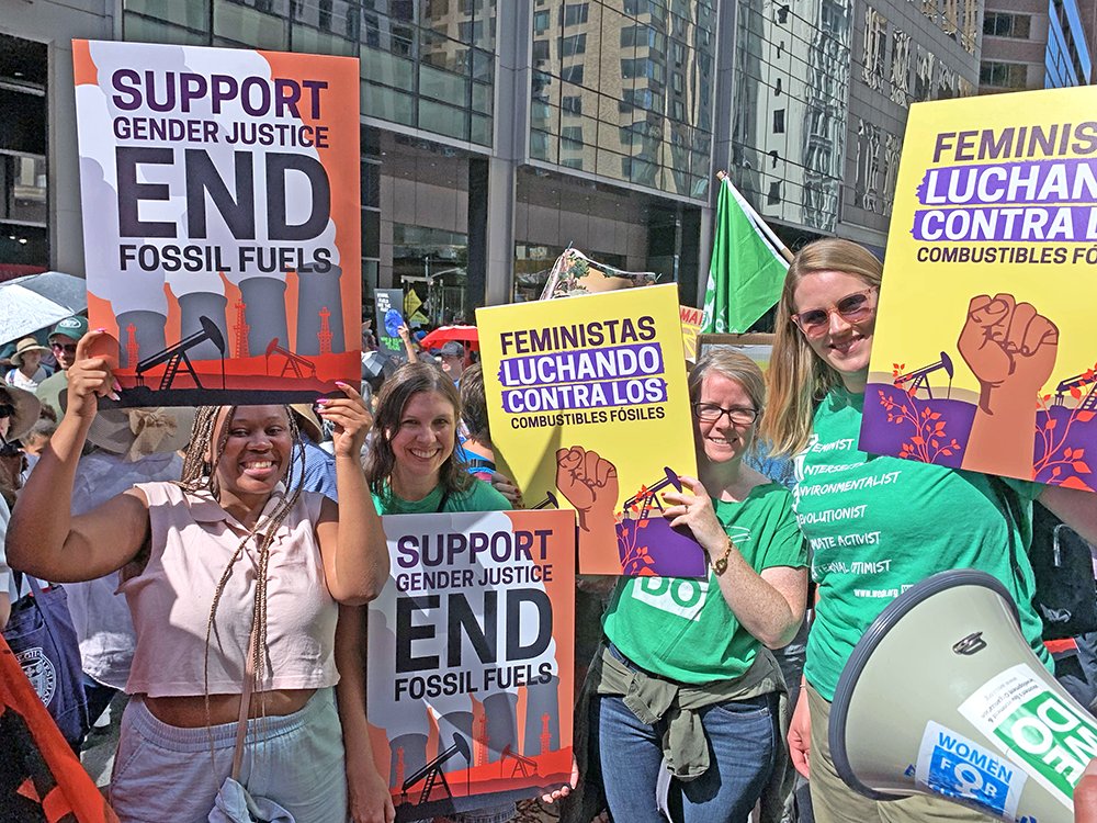 The March to #EndFossilFuels has got us pumped for the rest of #ClimateWeek! 👏

Grateful to @MaraDolan1 for being our lead organizer, Zukiswa White of <a href="/WGC_Climate/">Women & Gender Constituency</a> for being our collective voice, and <a href="/survivalmedia/">ProjectSurvivalMedia</a> for capturing our Feminist Bloc. 🎉

#FeministClimateJustice