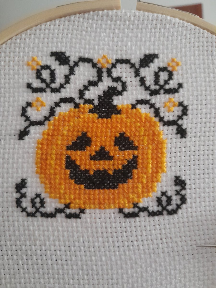puckynuki's tweet photo. Demasiado pronto para empezar  con halloween??? Nunca https://t.co/FA04tfF5oU