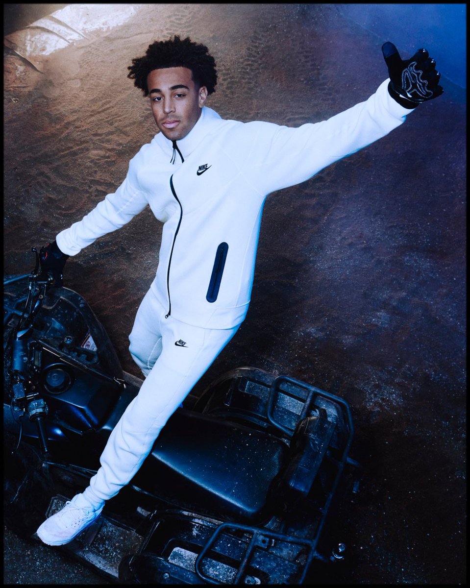 nikefootball's tweet image. The @tyler_adams14 suiting up in style for an all-terrain adrenaline rush. This is #NikeTech 🏍
#NikeFootball