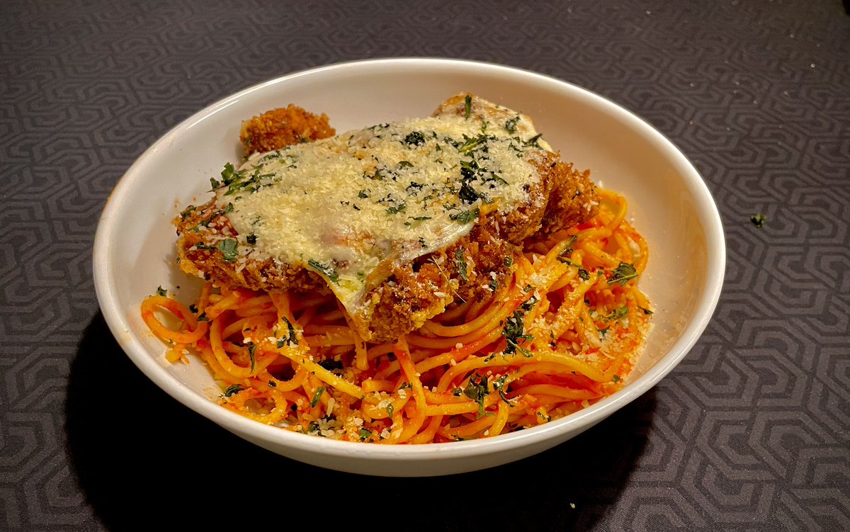 Made some chicken parmesan last night 😋