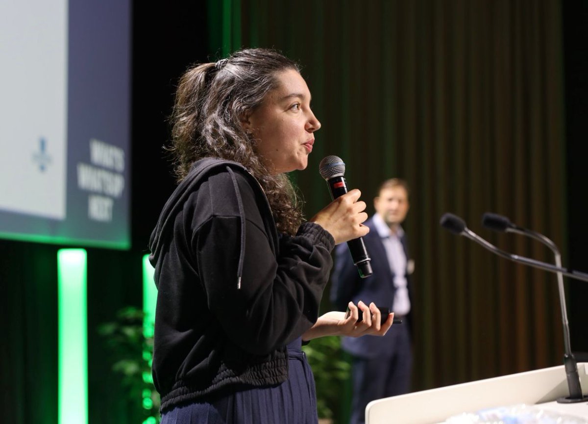 VITObelgium's tweet photo. België heeft nog maar 27 jaar om volledig #klimaatneutraal te worden. @KristofEggermo1 en Yanaika Denoyelle van @Econopolis geloven dat het kan door de vindingrijkheid en wilskracht van de mens. #deklimaatschok #wuwn https://t.co/yG6pOjzzAU