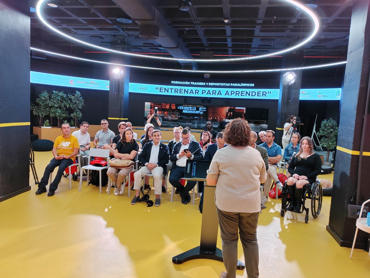 Gracias a <a href="/Paralimpicos/">Comité Paralímpico Español</a> y a <a href="/Fundacion_ONCE/">Fundación ONCE</a> por hacer posible la formación “Entrenar para aprender” que hemos recibido durante estos días los <a href="/TrainerParalimp/">TrainersParalímpicos</a> y que nos ha permitido seguir aprendiendo y reforzando nuestras herramientas como comunicadores.

¡Seguimos creciendo!