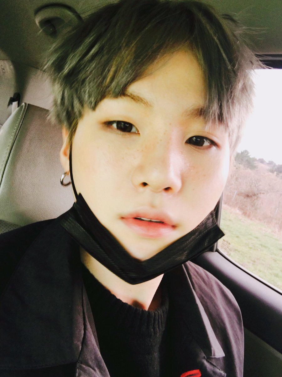 SUGAIndoFanbase's tweet photo. Let’s trend
Reply dengan foto SUGA paling imut 

INDOMY FOR YOONGI 
#DDayTo500M 
#DDayToTheTop https://t.co/des0jFEW9V