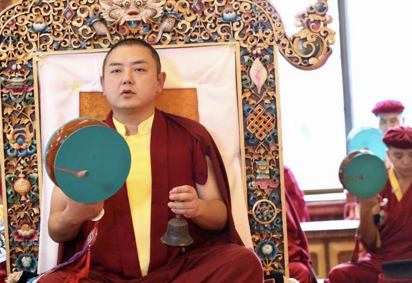Drukpa's tweet photo. Khandro Gad Gyang (Machig Labdrön) practice led by @GyalwaDokhampa this evening at Druk Amitabha Mountain on the conclusion day of Zangchod Monlam. 

#Drukpa #GyalwangDrukpa #KhandroGadGyang #MachigLabdron #Chod #ZangchodBum #ZangchodMonlam #KingOfAspirationPrayer #Dedication https://t.co/1A8iffXYBZ