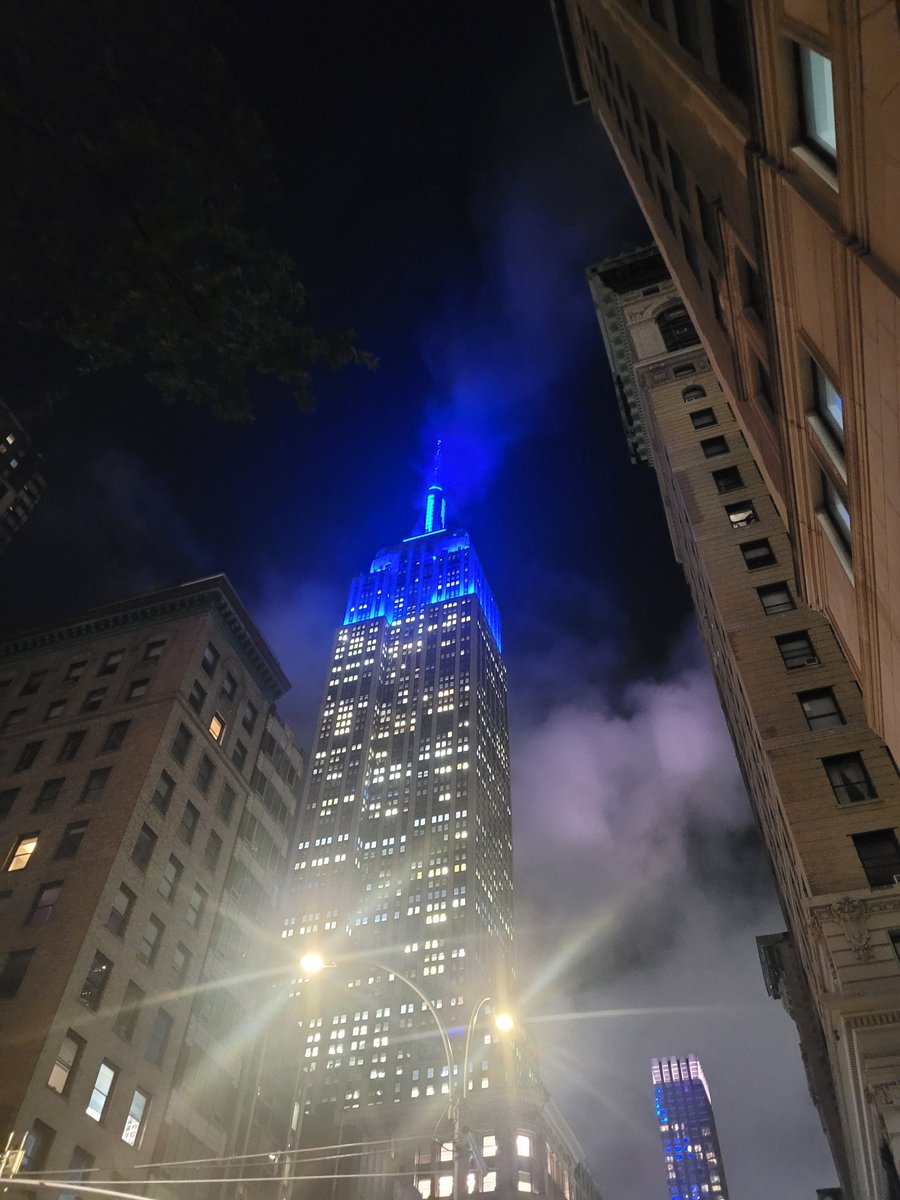 Peterhynes15's tweet photo. Honoured to be in Manhattan for #NYClimateWeek "We Can, We Will" speaking about Irish Dairy  🇮🇪 &amp; climate smart livestock in NYC 🐄🐄🐄🐄🐄

Huge thanks to @BrittGroosman &amp; @JohnTauzel at @EnvDefenseFund for inviting me 
#IrishDairy #ClimateSmartAgriculture #EDF #Bovaer https://t.co/F2Zcroe95i