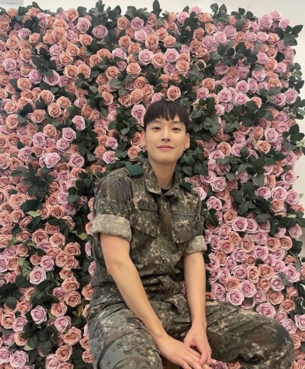 제대 축하드려요㊗️
#인성아_샤넬꽃신_준비됐지
수고하셨습니다🥹
#INSEONGiSBACK
볼날을 기대하고 있겠습니다.
❤️💛💜💚💙
@sf9official