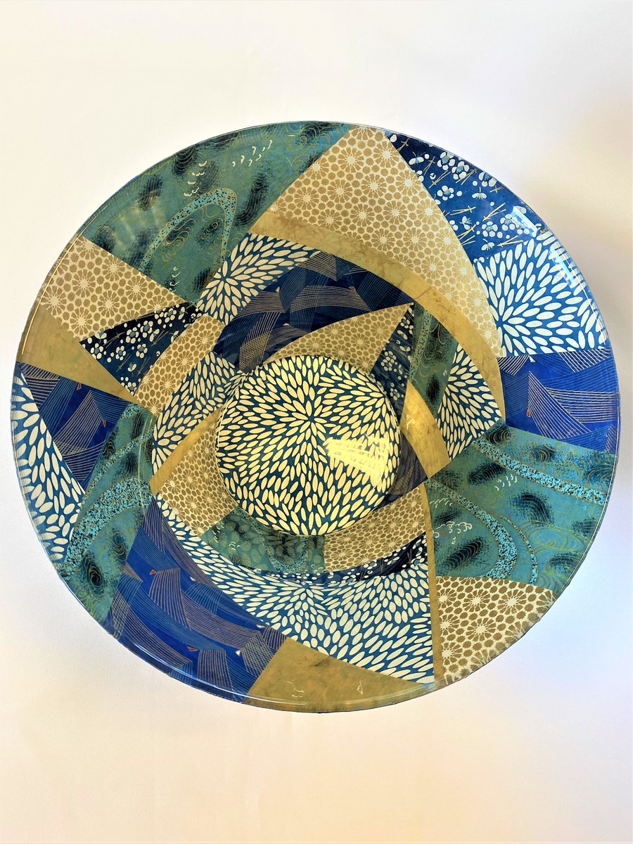 vgemmelldesign's tweet photo. My lastest collage on glass designs......'Pink Jazz Medley' and 'Blue Jazz Medley' bowls.  DM for further information. https://t.co/5ndmnYd1rF
