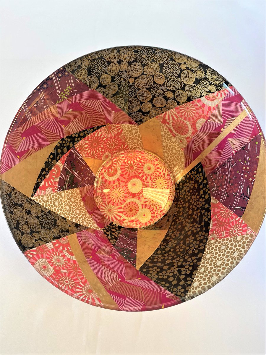 vgemmelldesign's tweet photo. My lastest collage on glass designs......'Pink Jazz Medley' and 'Blue Jazz Medley' bowls.  DM for further information. https://t.co/5ndmnYd1rF