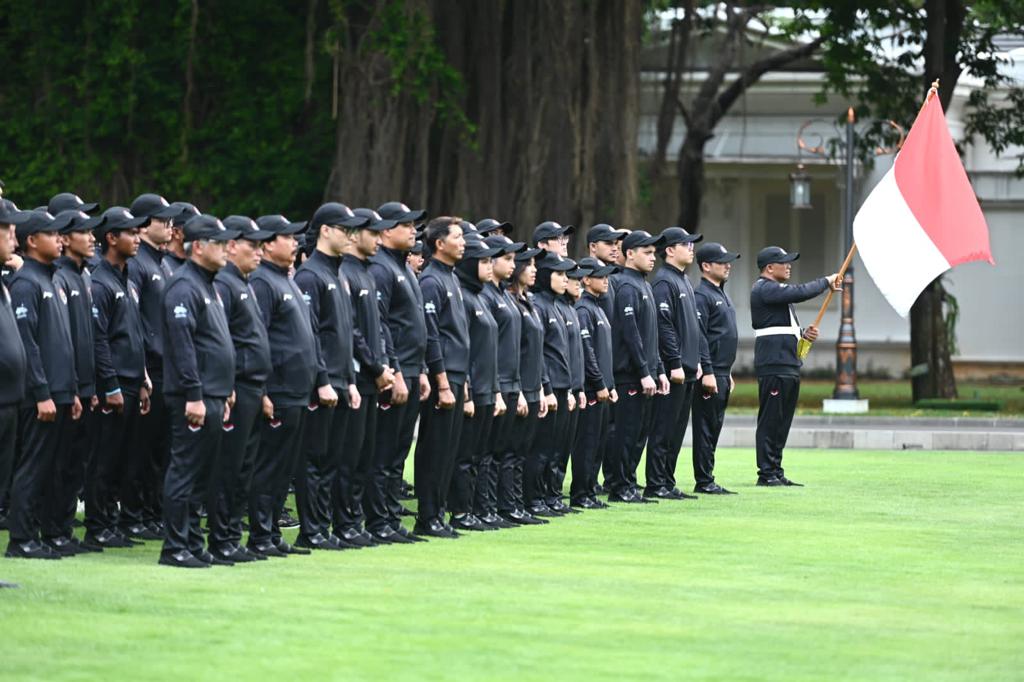 Asian Games ke-19 akan berlangsung di Hangzhou, Republik Rakyat Tiongkok, pada 23 September - 8 October 2023. Hari ini, saya melepas 576 orang anggota kontingen Indonesia yang akan mengikuti pesta olahraga negara-negara Asia itu. Kontingen tersebut terdiri dari 413 atlet, 132