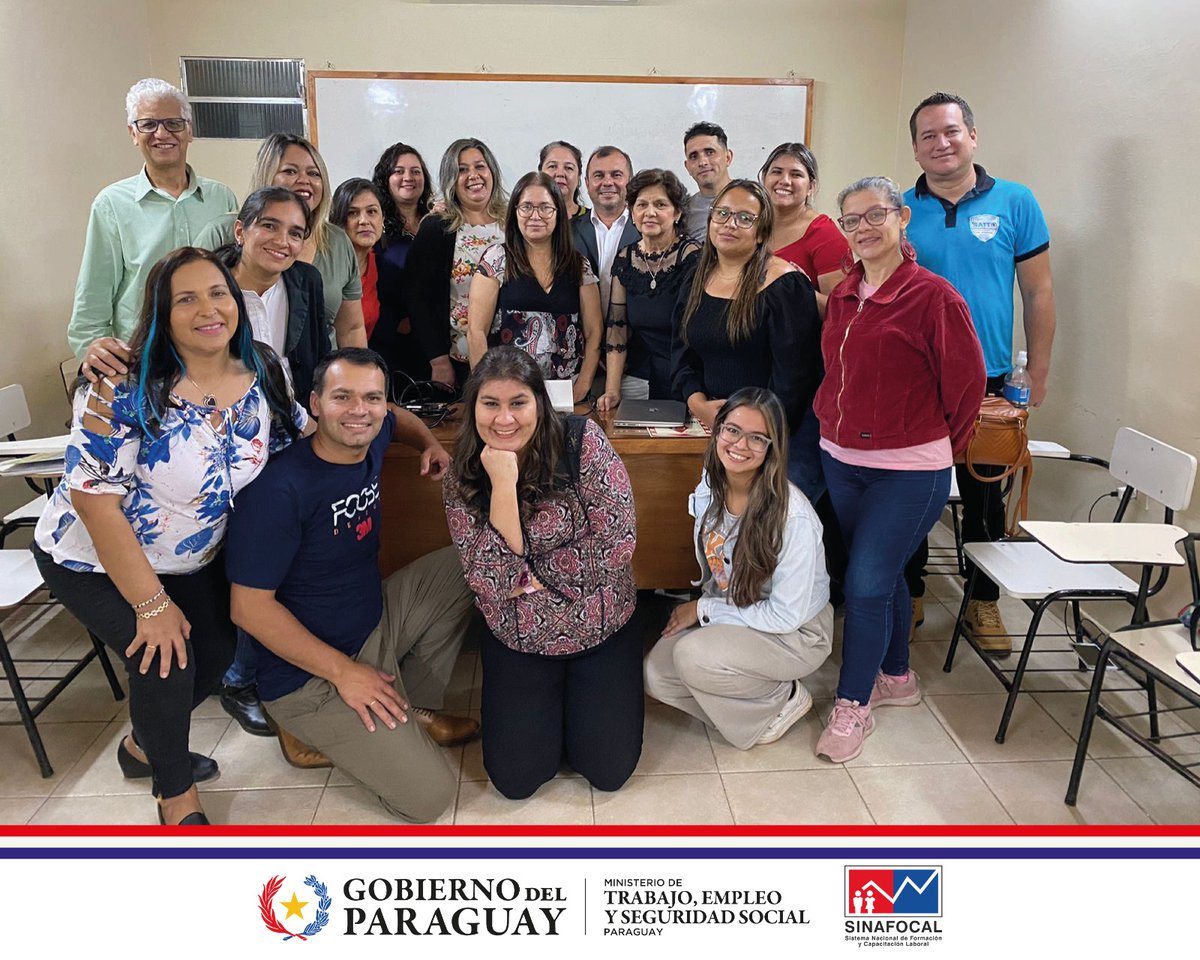 Sinafocal's tweet photo. 👩🏻‍💻 El #REIFOCAL del @Sinafocal celebra la entrega de certificados a 19 egresados del curso del Itinerario Formativo del Instructor – IFI.

La iniciativa permitirá una formación permanente para desarrollar capacidades técnicas, socios personales, metodológicas y cognitivas que 🧵 https://t.co/tCL8CMXHKi