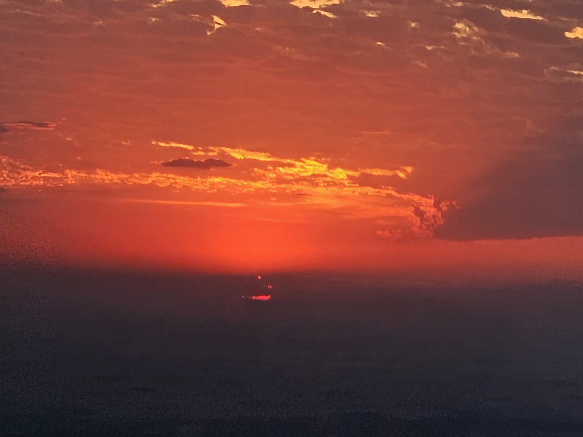 ricklarson3801's tweet image. Great scenes from night flying yesterday. #idratherbeflying #generalaviation
#flying