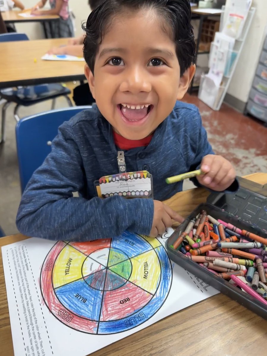 MrsHinchART's tweet photo. When kinder thinks it's "magic" mixing blue &amp; yellow to make green 🥹 PRICELESS #secondarycolors #thompsonisexcellence 🐾 https://t.co/LKfNBOkMe6