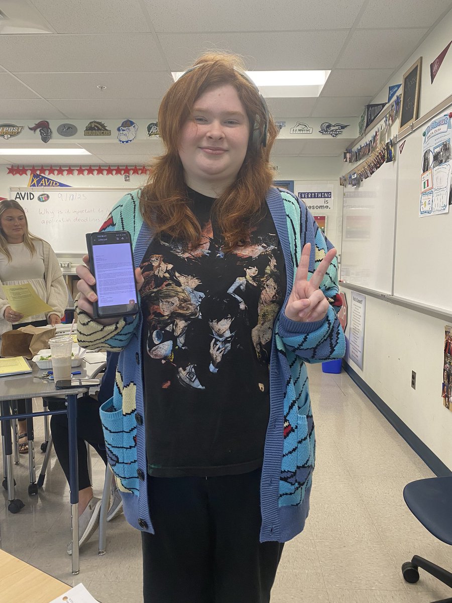 Lori Powers tweet media