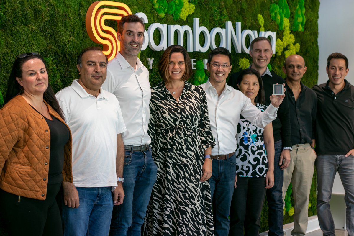 SambaNovaAI's tweet image. ANNOUNCEMENT: Meet our newest AI chip, SN40L, which is now powering SambaNova Suite. 

The SN40L is an industry-first with its revolutionary design: on the inside it offers both dense and sparse compute, and includes both large and fast memory, making it a truly “intelligent…