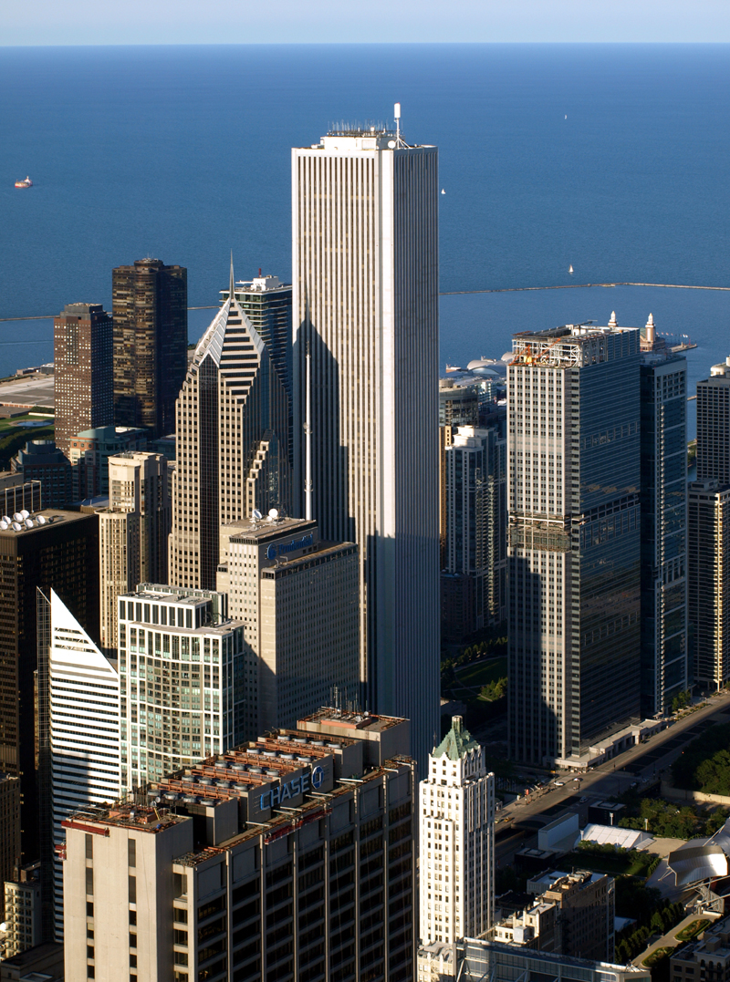 CVUrbanism's tweet photo. #TallbuildingTuesday: The Aon Center is the fourth tallest building in the city of #Chicago.  At the time of its completion, the #building was only the sixth #supertall #tower ever constructed.

📷Photos courtesy of Marshall Gerometta, and Antony Wood https://t.co/reunZZirfE