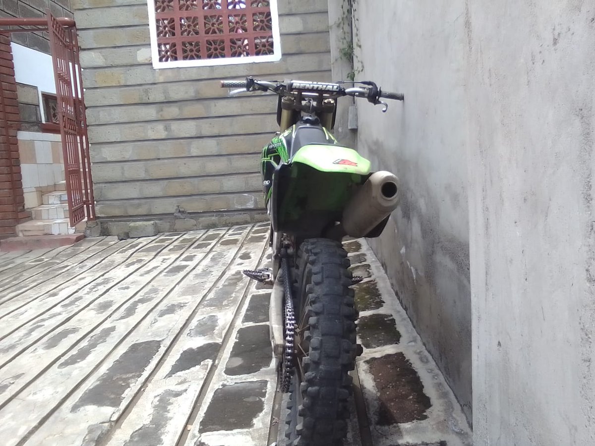 Selling this Kx 250 f 2008 Dirt bike ,Also selling a 2 bike trailer. Whoever buys the bike gets it for free.Plus a few spare parts i.e gasket kit, plugs,water pump and more.Also some of the gear, helmet & body armour it's a pretty good deal @ 350k @alexmwanzo