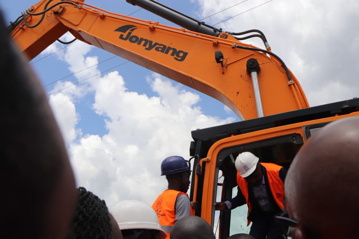 We need not be importing Rice, palm oil and sugar if only we can maximize on the potential of our people. Earlier today, during the launch of Migori county Aggregation and Industrial park,I had a candid discussion with the great people of Migori county on what we can do best to