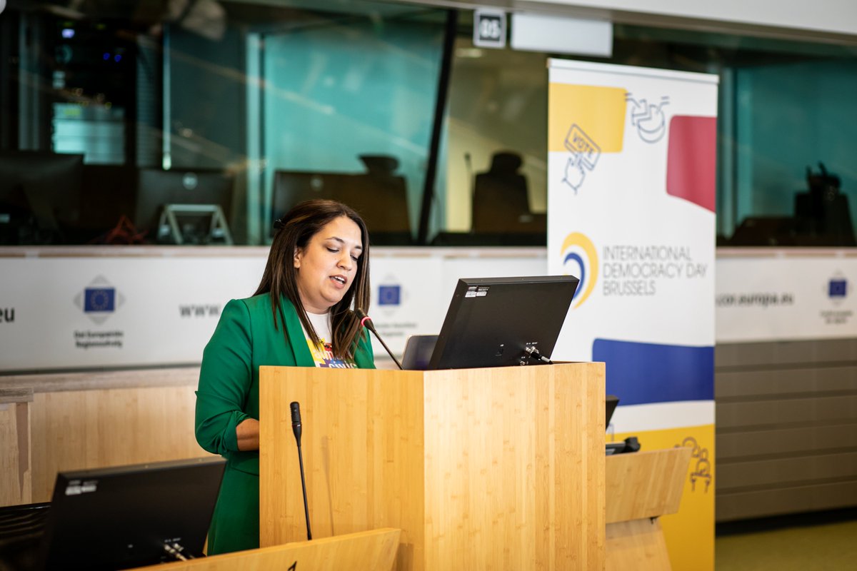 During #IDDBrussels <a href="/olguicb/">olgui caballero b.</a> introduced <a href="/AlmaCivica/">Alma Cívica</a> and how they are transforming the Paraguayan political landscape by providing training and a platform for youth and aspiring community leaders to become active citizens and changemakers.