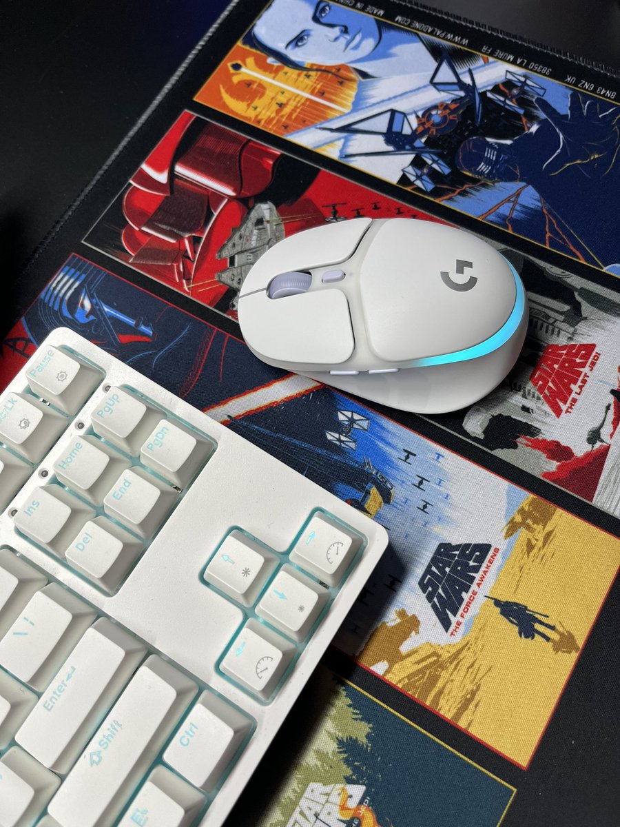 Lunealita's tweet image. My friend gifted me the #Logitechg705 ! I’m absolutely in love. Now my setup is really wireless 🙌🏼