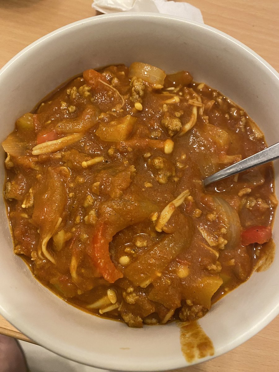 483SHIHA's tweet photo. 無水カレー。カレー粉というものを嫌厭というか楽したいが故にルーに頼っていた過去の自分を呪う。もっと早くにカレー粉に手を出していればもっと幸せになれた。ルーは手軽でいいが本物が食べたいならカレー粉を使ってカレーを作るべきだ。30代前半でこの事実に気がついた俺はやはり天才かもしれん。 https://t.co/Ftimg01NPQ