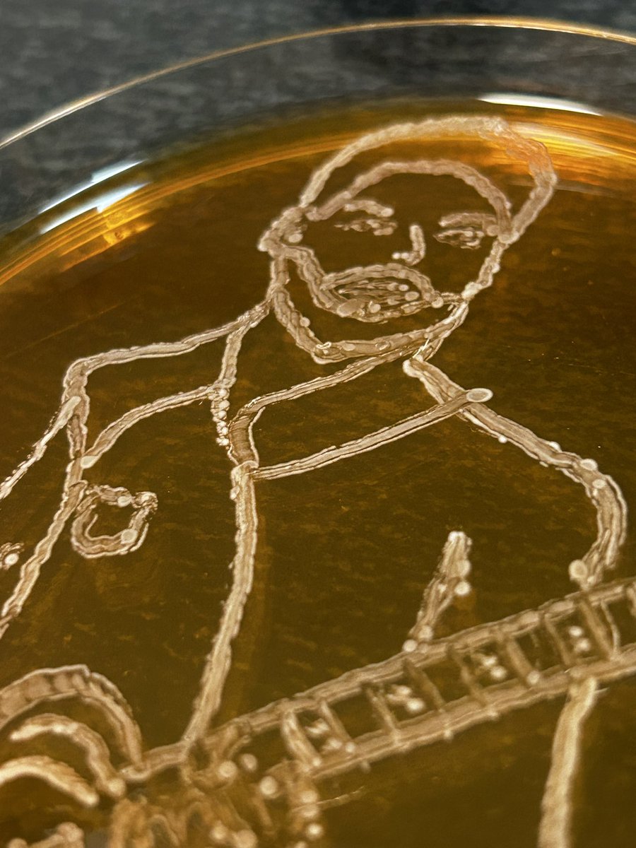 MoosForNow's tweet image. This was the last time i try to draw people. 
Details below as always
#DrawJames