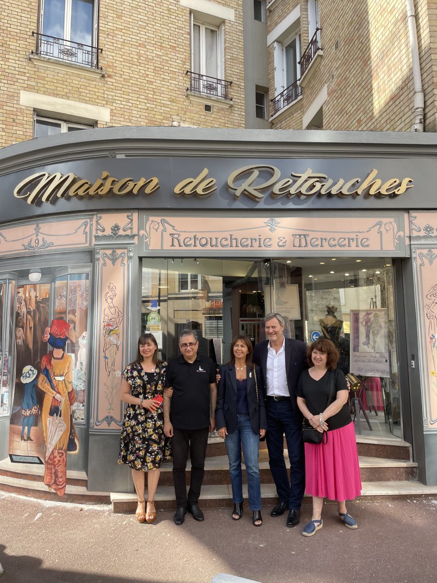 VilleSaintCloud's tweet photo. [ INSTANT COMMERCE ] 🪡✨
Retour en images sur l'inauguration qui s'est déroulée hier de La Maison de Retouches située au 9, avenue Bernard-Palissy.
Vous y trouverez également de nombreux articles de mercerie ! 

#instantcommerce #commercesaintcloud #saintcloud https://t.co/G1AzNqDKdG