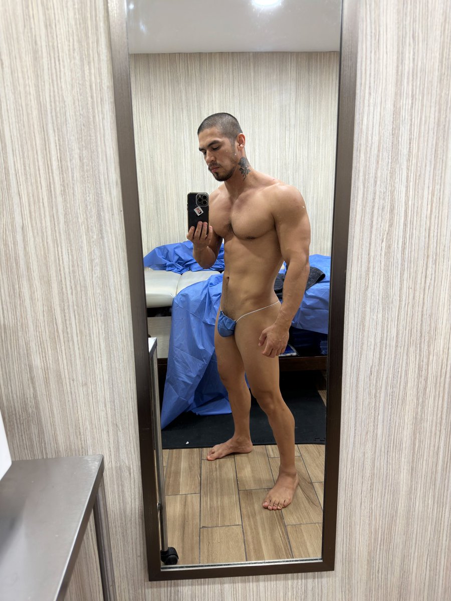 Hoy se rapa la cotorra 🦜, a ti como te gusta pelona o greñuda ? 🤤