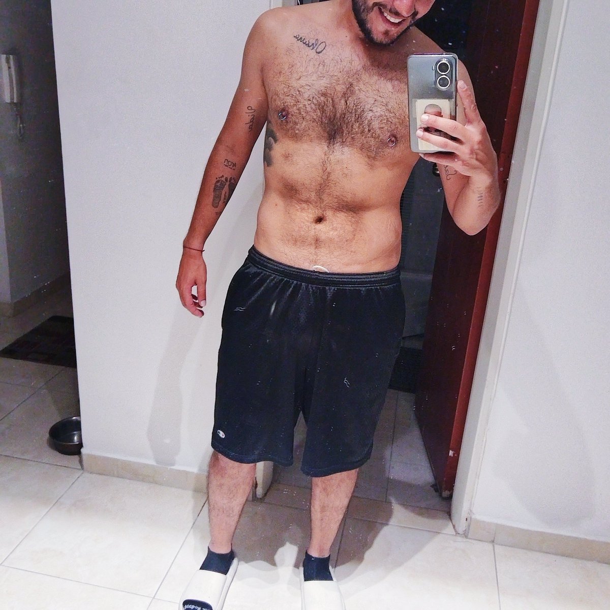 loganlegend3's tweet photo. Con o Sin ropa? https://t.co/MFJnQ1AGMG
