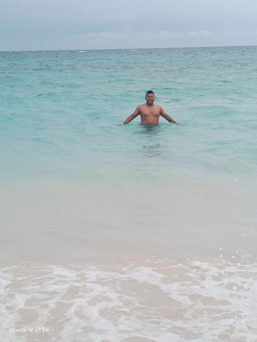 leonalejandro4's tweet photo. @RadioPlaneta969 hola muchachos buen día espero que estén súper bien hoy estoy de cumpleaños y quiero por favor me canten el feliz cumpleaños y desde cartagena pasándola genial buen día https://t.co/yi1xJ3rmSs