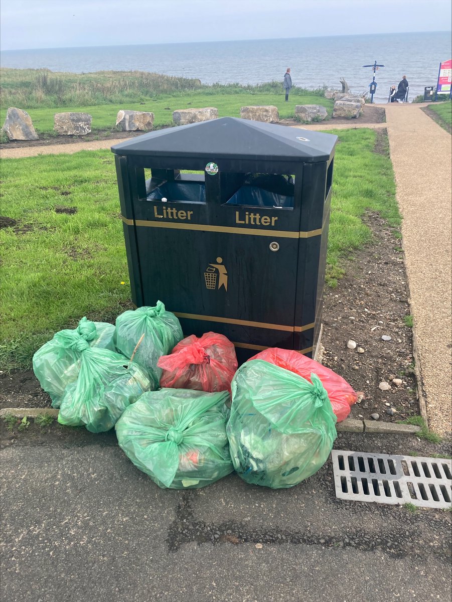NEPS_Payback's tweet photo. People on Probation collected 7 bags of litter from Seaham Hall Beach at the weekend, as part of the Marine Conservation Society Great British Beach Clean campaign👏

#CommunityPayback @mcsuk #GreatBritishBeachClean #AutumnClean https://t.co/Ly8ikg7FLW